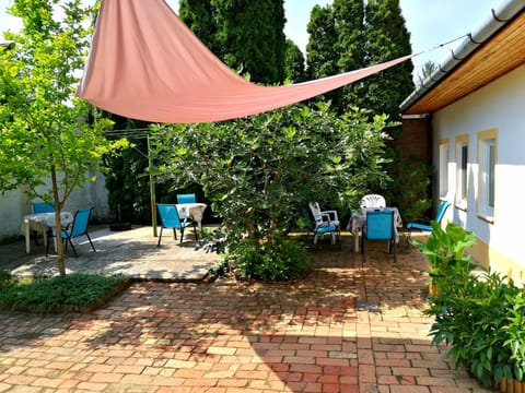 Patio, Garden