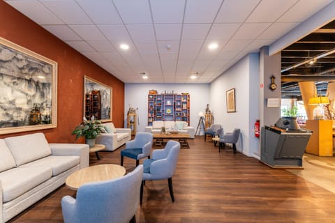 TV and multimedia, Seating area