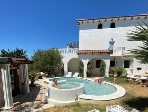 Property building, Garden view, Pool view