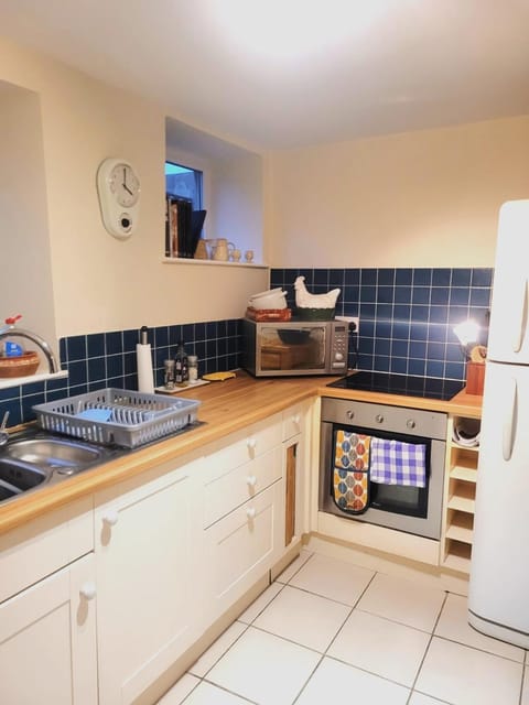 Coffee/tea facilities, Kitchen or kitchenette, Communal kitchen, dishwasher, minibar, pet friendly, stove, toaster, kitchen