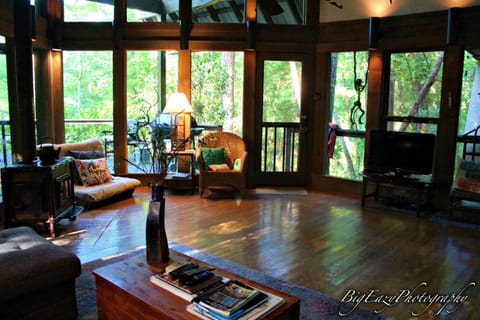 The River Chalet Bed and Breakfast in Mississippi