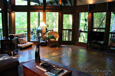 The River Chalet Bed and breakfast in Mississippi