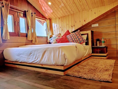 Wood Stock Kasauli - Rooms & Cottages - Panoramic View & Balcony Rooms Alojamiento y desayuno in Himachal Pradesh