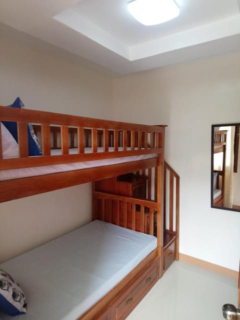 J and C Residences Inn in Puerto Princesa