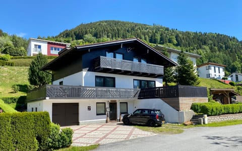 Property building, Natural landscape, Mountain view, Quiet street view