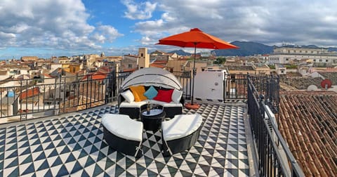 Balcony/Terrace, City view