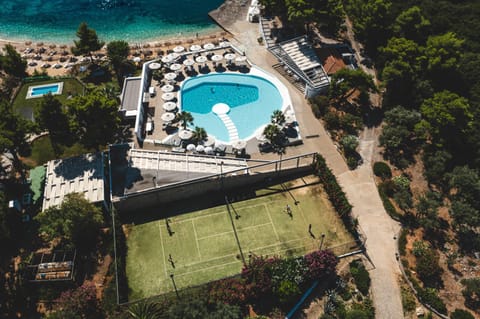 Beach, Tennis court, Sea view, Swimming pool