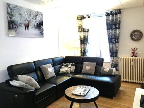 Communal lounge/ TV room, Living room