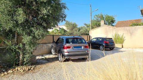 Au Mont Gaussier House in Saint-Remy-de-Provence