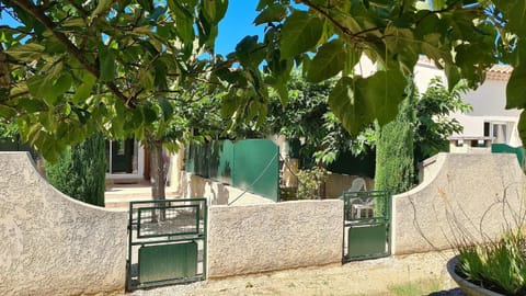 Au Mont Gaussier House in Saint-Remy-de-Provence