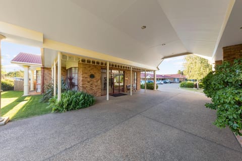 Best Western Ambassador Motor Inn & Apartments Motel in North Wagga Wagga