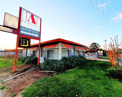 Ardeanal Motel Motel in West Wyalong