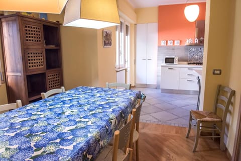 S34 - Sirolo, quadrilocale in centro arredato con gusto Apartamento in Sirolo