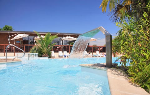 Swimming pool, Swimming pool