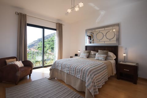 Luxury Ocean Front Villla Villa in Madeira District