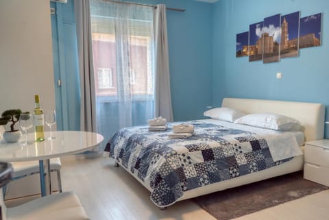 Bed, Photo of the whole room