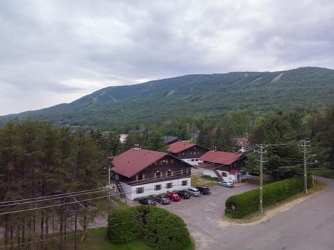 Chalets Montmorency Mont-Sainte-Anne Chalet in Beaupre