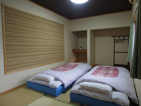 Guest House Motomiya Bed and Breakfast in Shizuoka Prefecture