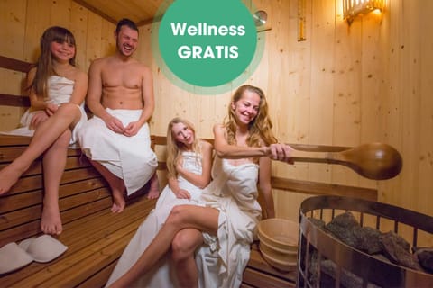 People, Massage, Sauna, Spa and wellness centre/facilities, group of guests