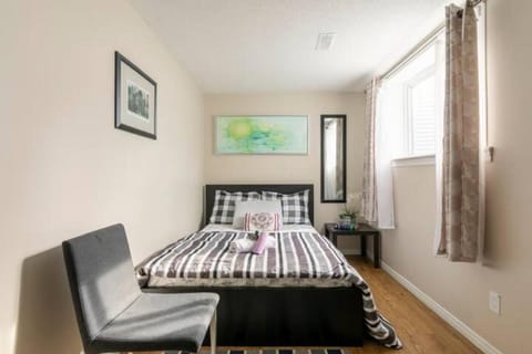Self check-in spacious apartment with full Kitchen Copropriété in Gatineau