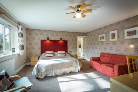 Pretty Maid House B&B Bed and Breakfast in Tonbridge and Malling District