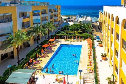 Property building, Bird's eye view, Swimming pool