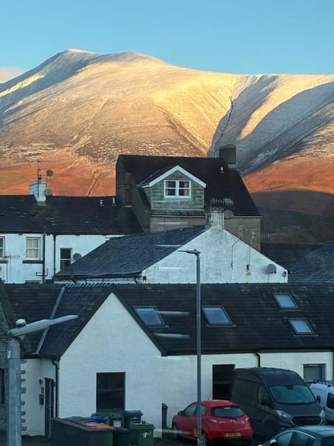 Carlton 2 a large modern Keswick appt with parking Apartment in Keswick