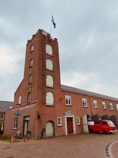 Property building, Location