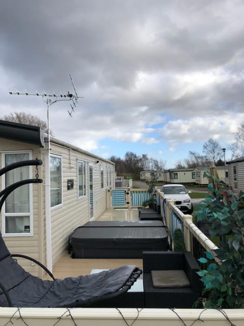 Static Caravan with hot tub Campeggio /
resort per camper in Tattershall