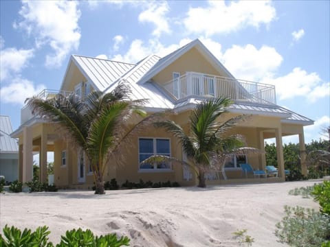 Ocean Paradise Resort in North Side