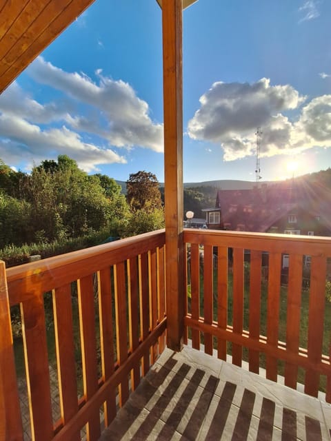 View (from property/room), Balcony/Terrace, Mountain view