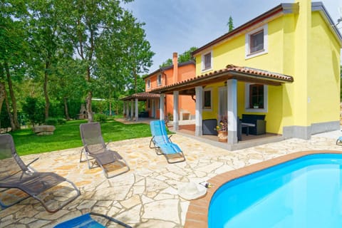 Property building, Patio, Garden, Garden view, Swimming pool