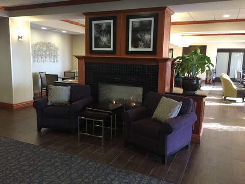 Newly Renovated Hampton Inn Omaha West Lakeside Hotel in Omaha