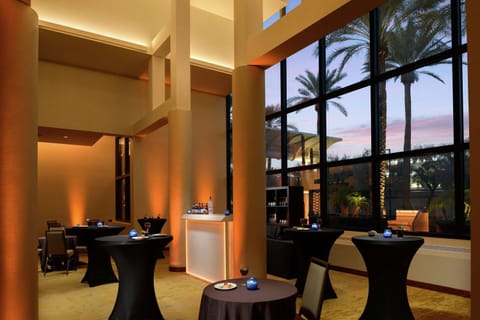 DoubleTree Suites by Hilton Phoenix Hotel in Phoenix
