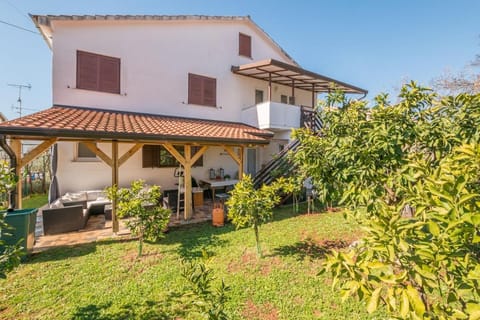 Facade/entrance, Garden