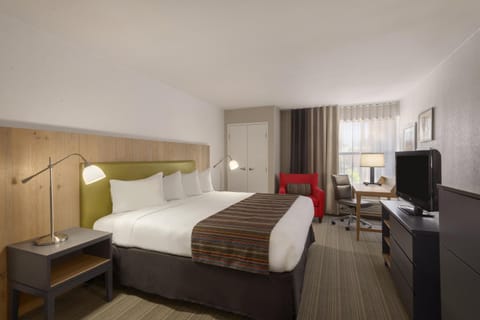 GreenTree Inn & Suites Phoenix Sky Harbor Hotel in Tempe