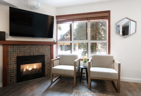 Attractive Townhouse in Whistler Village with Hot Tub House in Whistler