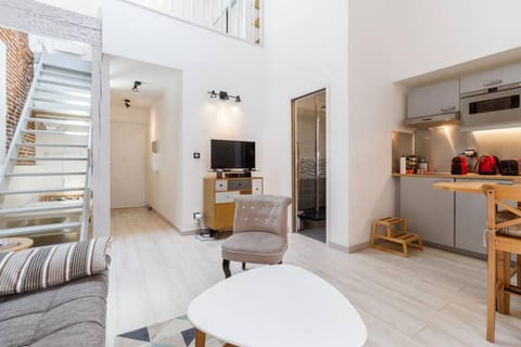 ❤️ Charmant appart ancien rénové place des Carmes Apartamento in Toulouse