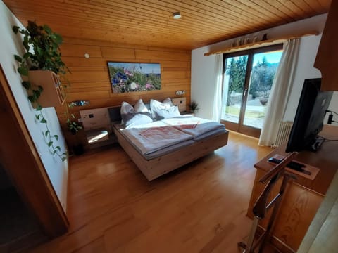 Ferienwohnung Tschengla mit eigener Sonnenterrasse - Wiese - Wlan - Netflix Condominio in Bürserberg
