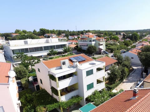 Restaurant/places to eat, Off site, Neighbourhood, Bird's eye view, Summer, Supermarket/grocery shop