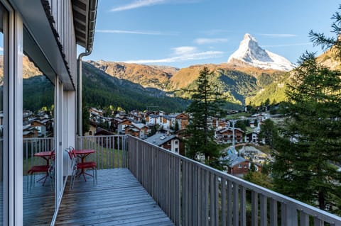 Balcony/Terrace, Mountain view