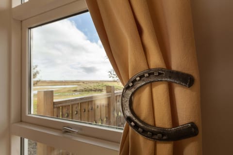 Day, View (from property/room), Decorative detail, Bedroom