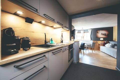 Kitchen or kitchenette, Living room, kitchen