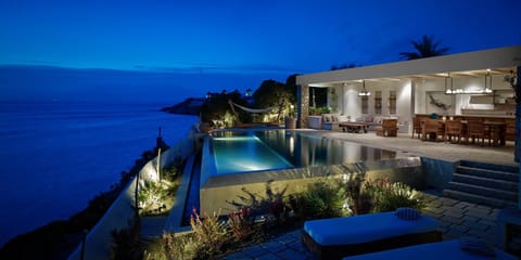 Property building, Sea view, Swimming pool, Swimming pool