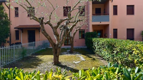 S044 - Sirolo, delizioso trilocale con giardino Apartamento in Sirolo