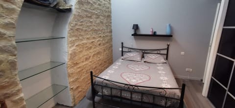 Bed, Photo of the whole room, Bedroom, wardrobe