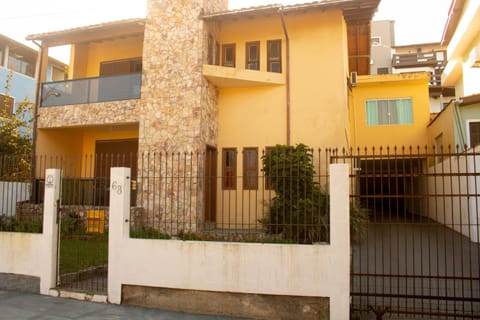 Casa na Praia da Vila em Imbituba a 30 metros da praia House in Imbituba