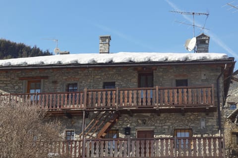 Property building, Day