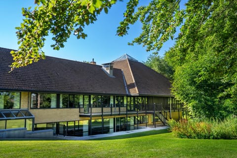 Property building, Spring, Garden