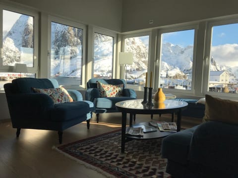 Living room, Mountain view